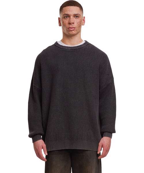 Acid washed knitted oversized sweater