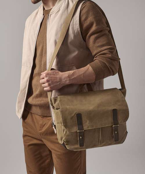 Heritage waxed canvas messenger